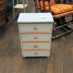 69 7100 CHEST OF DRAWERS